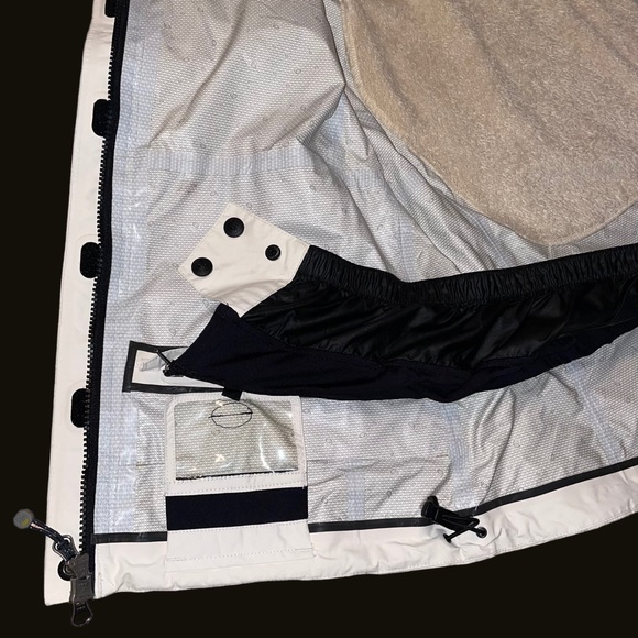 Mountain Hardwear Insulated Lined Ski Jacket sz M - Picture 8 of 9